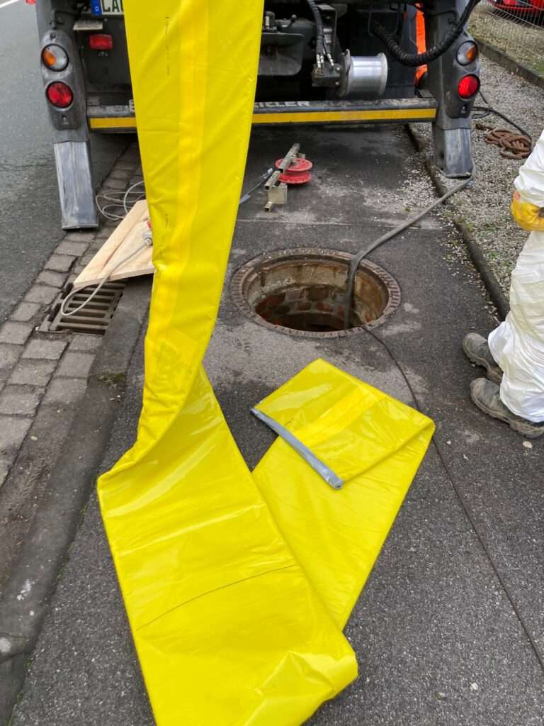 Preparation for pipe liner sewer rehabilitation Gevelsberg