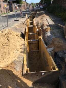 Verbau Baustelle Unterdruckentwässerung Hafenstraße Köln